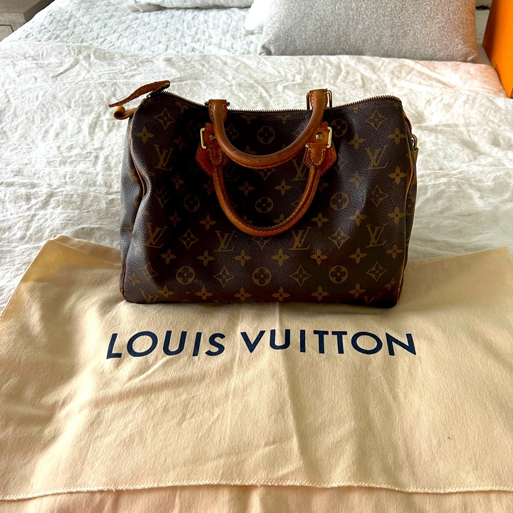 Luis vuitton monogram speedy 30